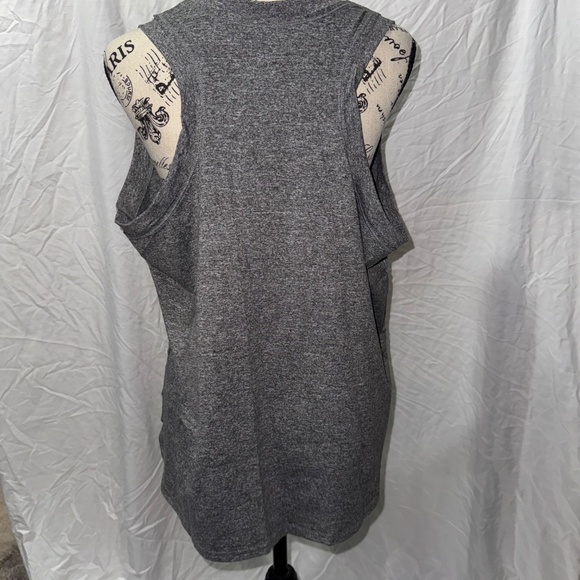 Tank top - Picture 3 of 4